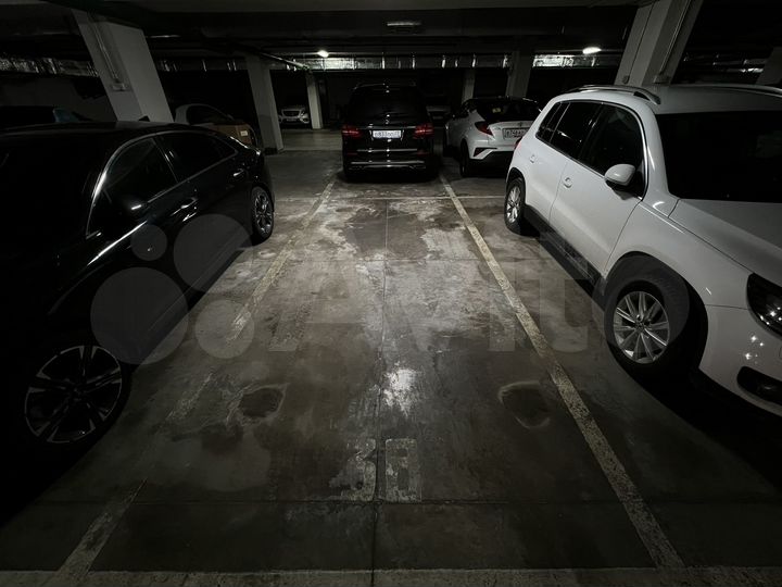 Машиноместо, 14 м²