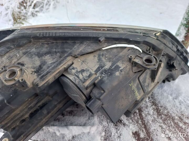 Фара передняя правая jetta 6