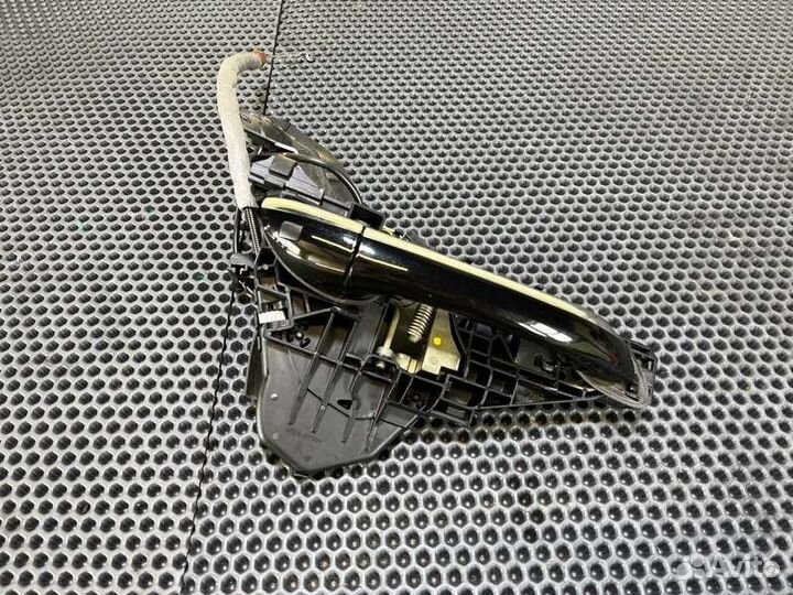 Ручка двери прав. перед. Mercedes-Benz GL550