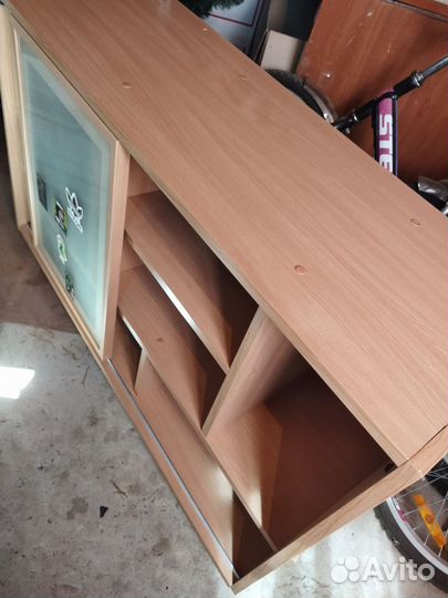 Письменный стол с навесным шкафом