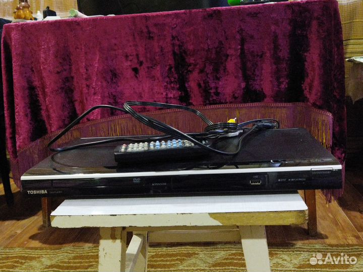 DVD плеер с дисками