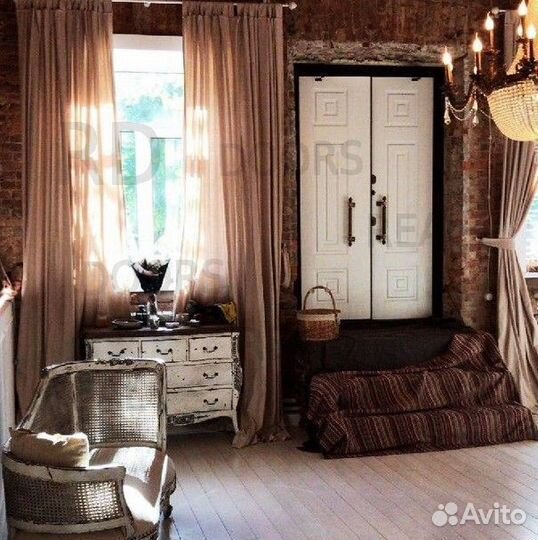 Двустворчатая входная дверь массив дерева