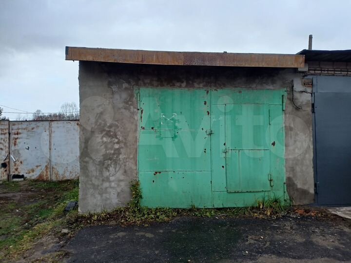 Гараж, > 30 м²