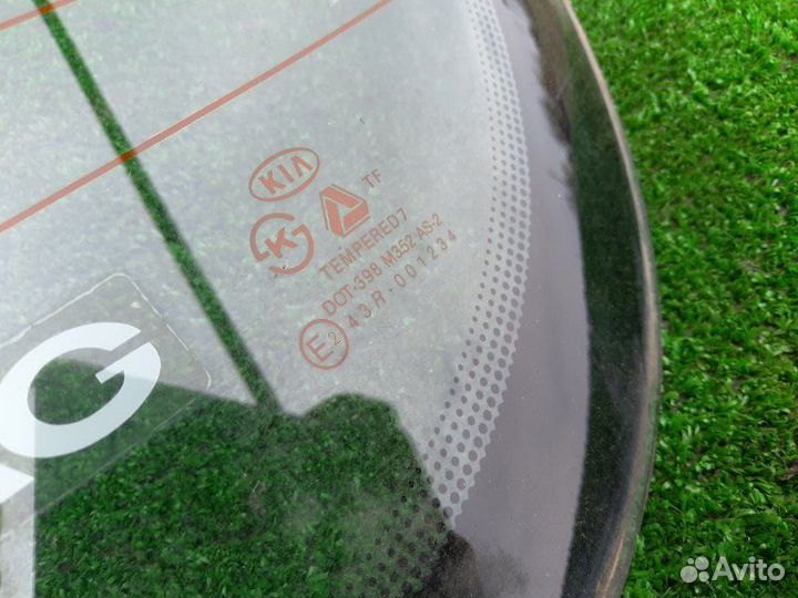 Стекло заднее Kia Clarus