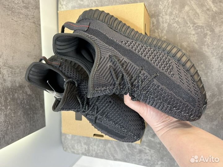 Кроссовки Yeezy Boost 350 v2