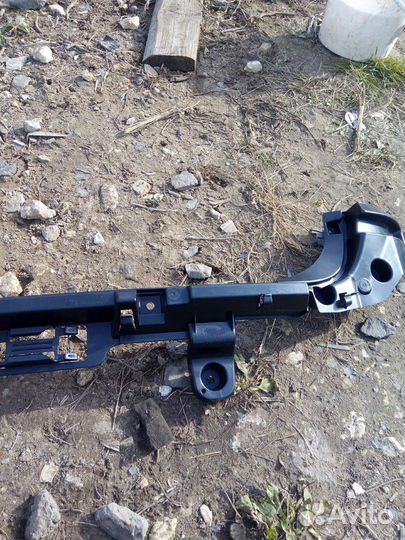 Направляющая заднего бампера BMW