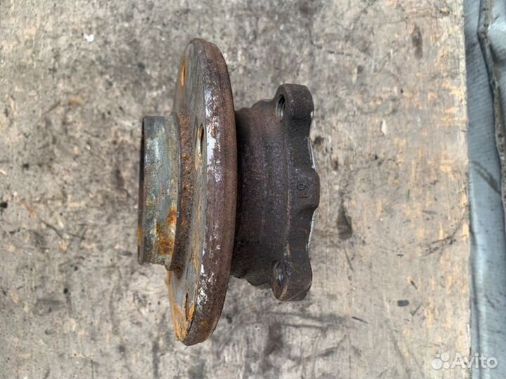 Ступица передняя правая Bmw X1 E84