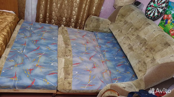 Кресло два и диван,всё раздвижные