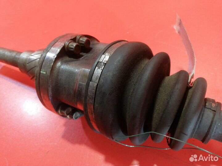 Шрус внутренний передний правый Nissan Sunny B15