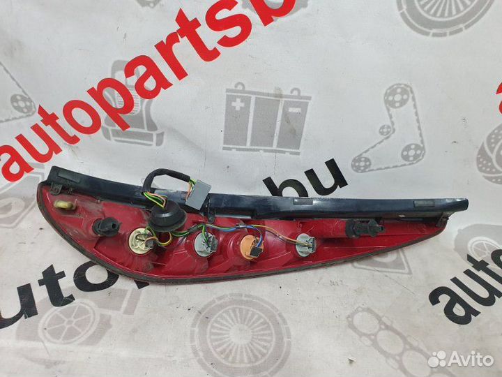 Фонарь задний левый Ford Mondeo 3 универсал 2.5