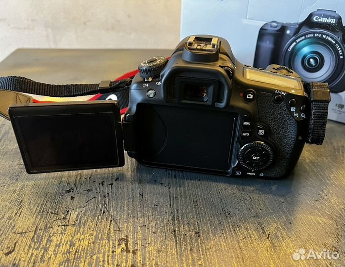 Фотоаппарат Canon EOS60D Kit 18-200mm f/3.5-5.6 IS