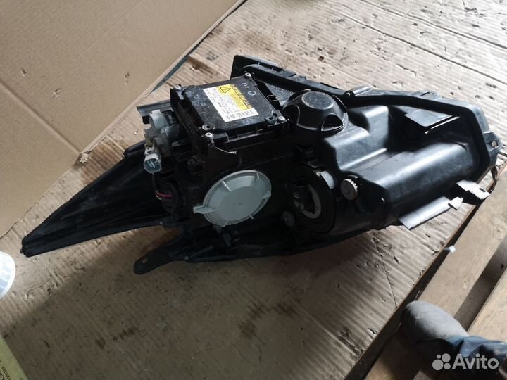 Фара toyota prius zvw30