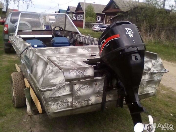 Лодка крым с мотором