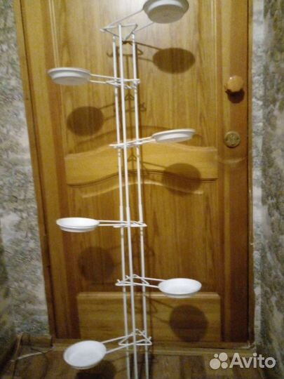 Вертикальная подставка под цветы металлическая