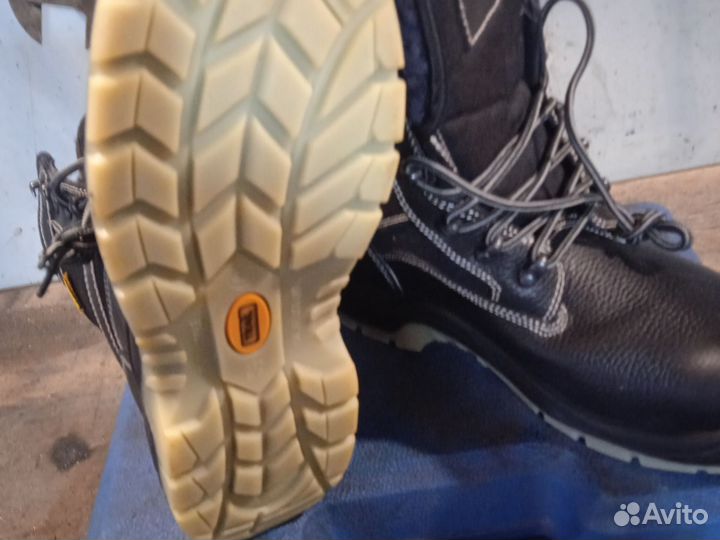 Ботинки мужские зимние 43 размер новые