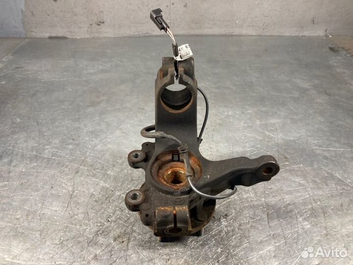 Кулак поворотный передний левый правый Mazda 3