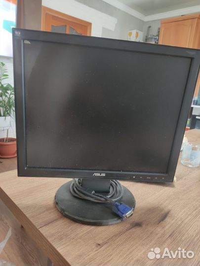 Монитор asus 17