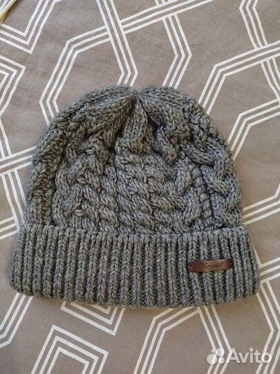 Шапки женские, манишка