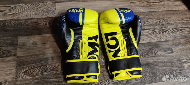 Боксерские перчатки 14 oz