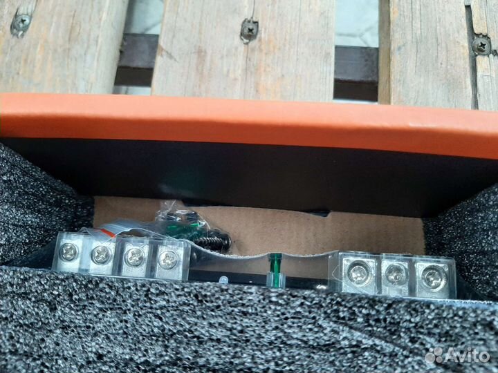 Автомобильный усилитель звука