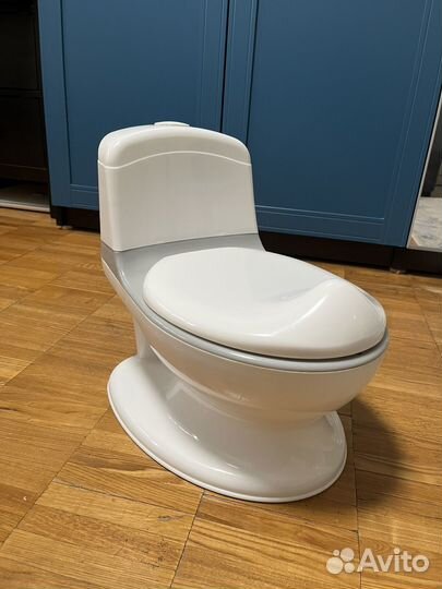 Детский горшок в виде унитаза