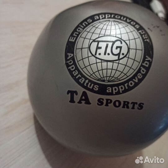 Гимнастика:купальни,скакалка,обруч,мяч,лента,чехол