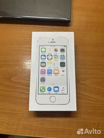Коробка с запчастями iPhone 5s