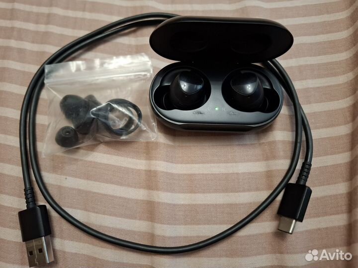 Беспроводные наушники Samsung Galaxy Buds SM-R170