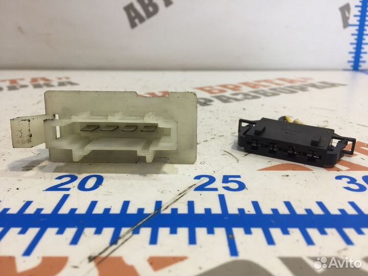 Пежо 207 Реостат вентилятора отопителя салона