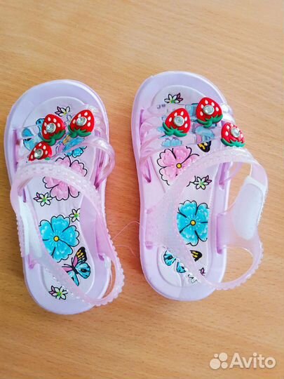 Сандали новые для девочки