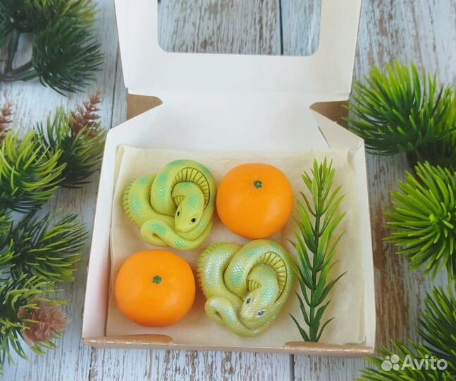 Мыло ручной работы. Змея и мандарин из мыла
