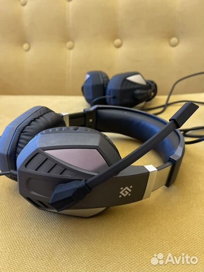 Наушники с микрофоном