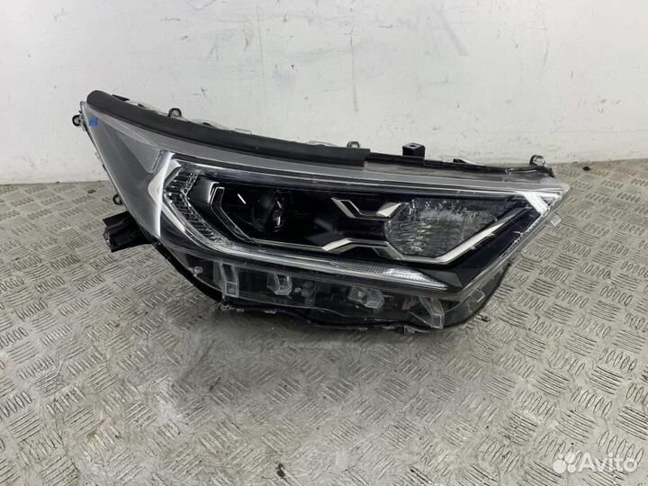 Фара правая, Toyota RAV4 2018-2023 2021