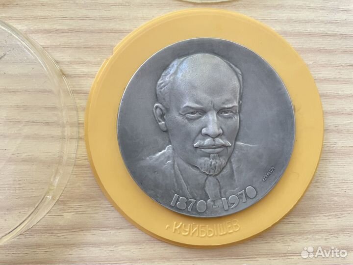 Настольная медаль Волжская гэс им. Ленина 1970