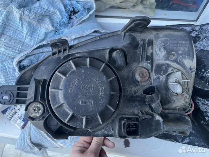 Фара передняя правая Hyundai Santa Fe 1