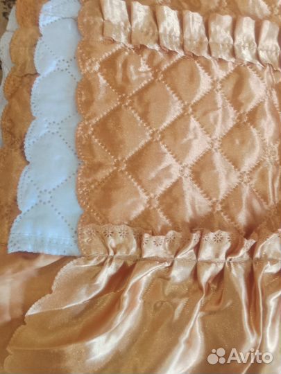 Продам покрывало на двух спальню кровать и шторы