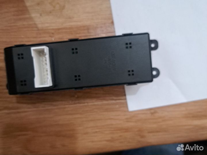 Кнопка стеклоподъемника хундай гретта