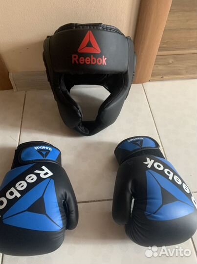 Перчатки и шлем