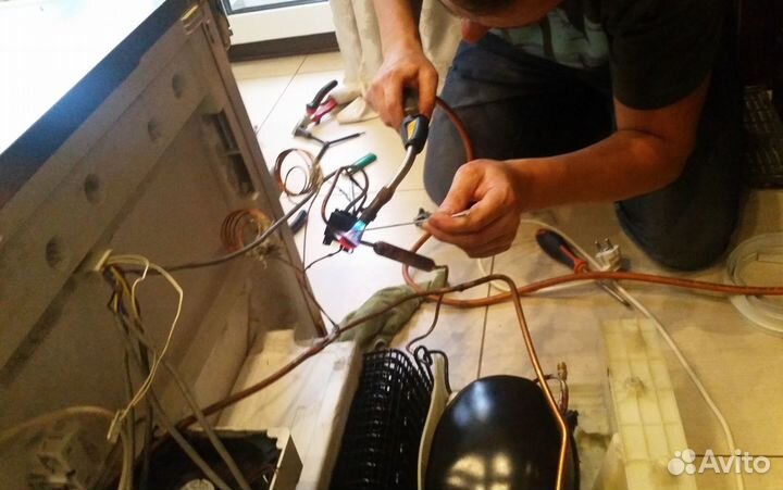 Ремонт холодильников, мастер