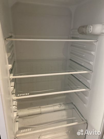 Холодильник бу Vestel