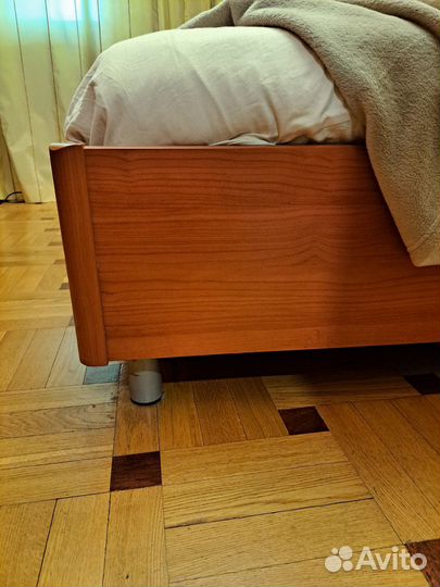 Кровать двухспальная 160 200
