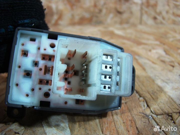 KIA RIO 2 Переключатель регулировки зеркала