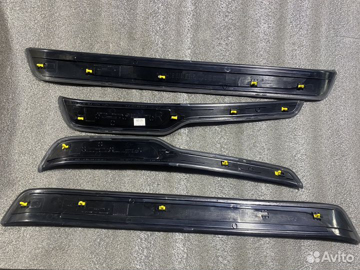 Накладки порогов М-тех BMW 3 e90