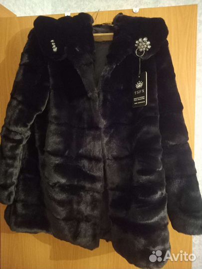 Шуба из искусственного меха с капюшоном