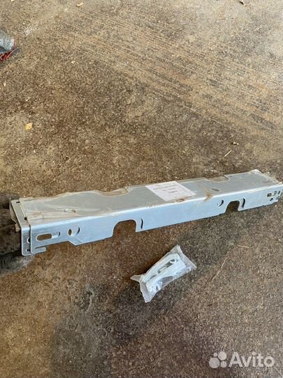 Настенный кронштейн для радиатора Kermi