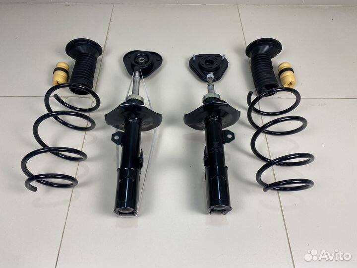 Стойка передняя Toyota Avensis T250 2003-2008