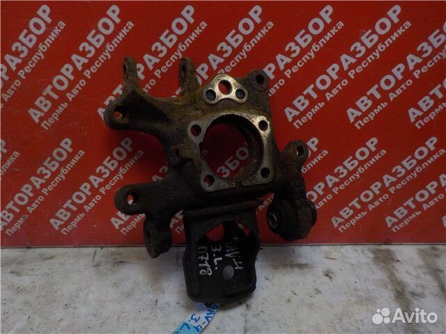 Кулак задний левый Toyota Rav 4 2006-2013