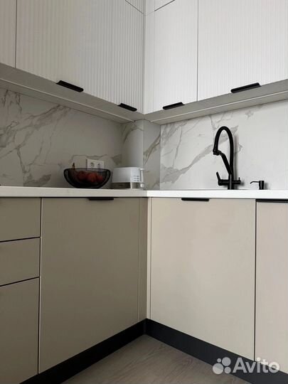 Бежевая кухня в наличии