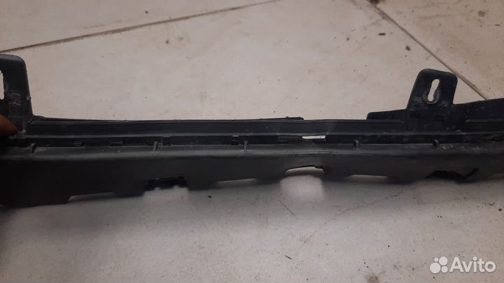 Кронштейн переднего бампера Mercedes-Benz C-class