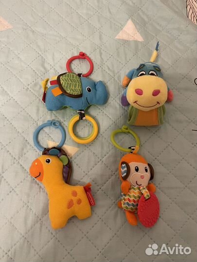 Набор игрушек для малышей
